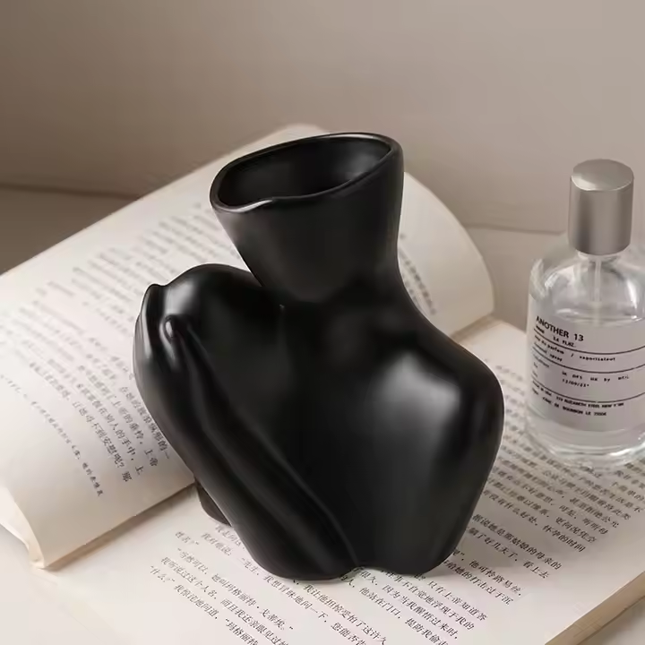 Shoulder Touching Vase