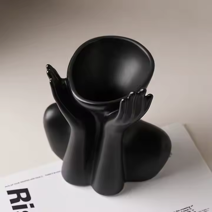 Face Supporting Vase